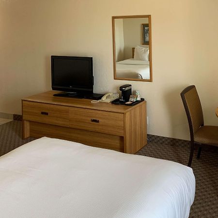 Rodeway Inn Windsor Mill Ngoại thất bức ảnh