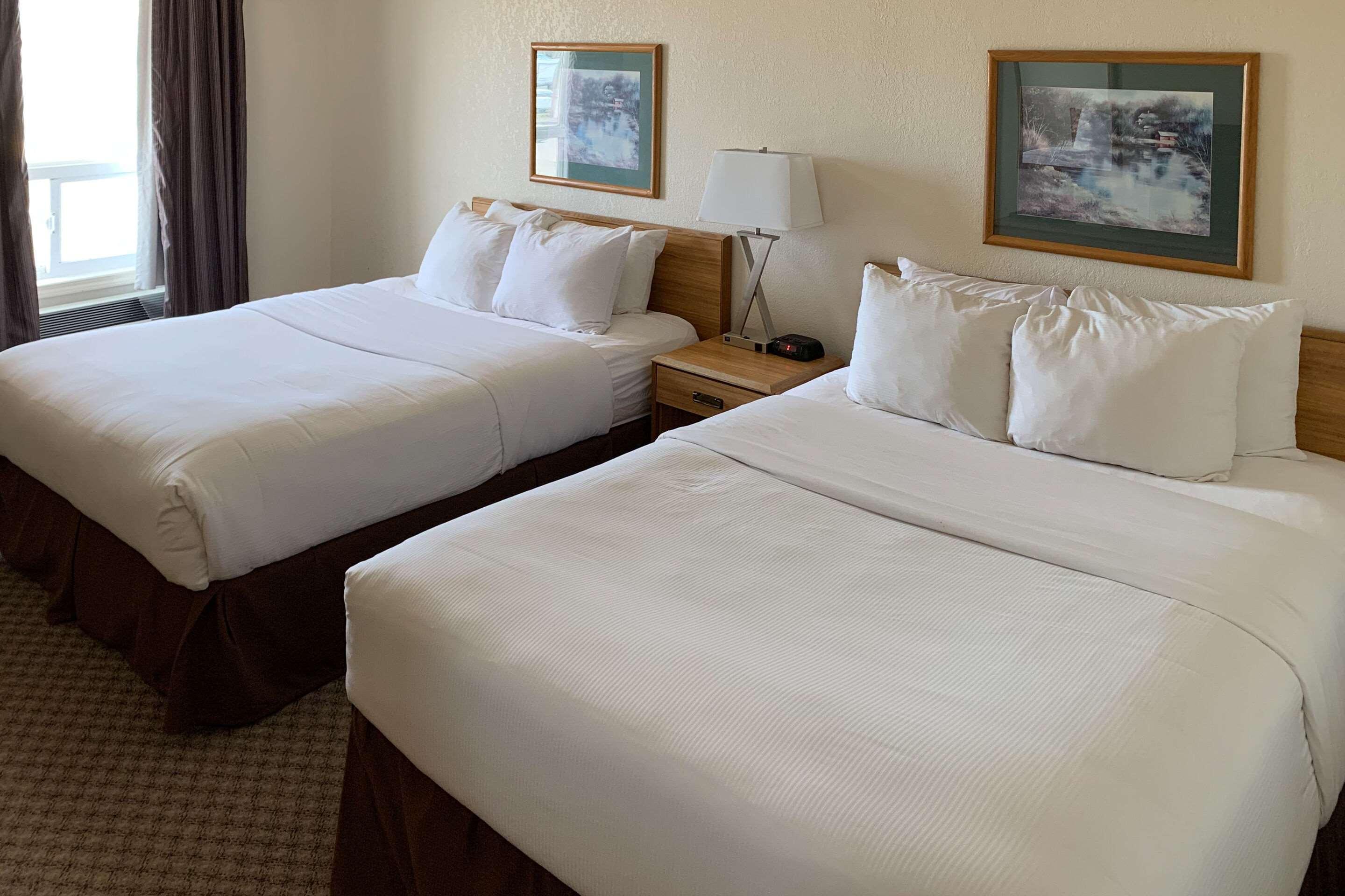 Rodeway Inn Windsor Mill Ngoại thất bức ảnh
