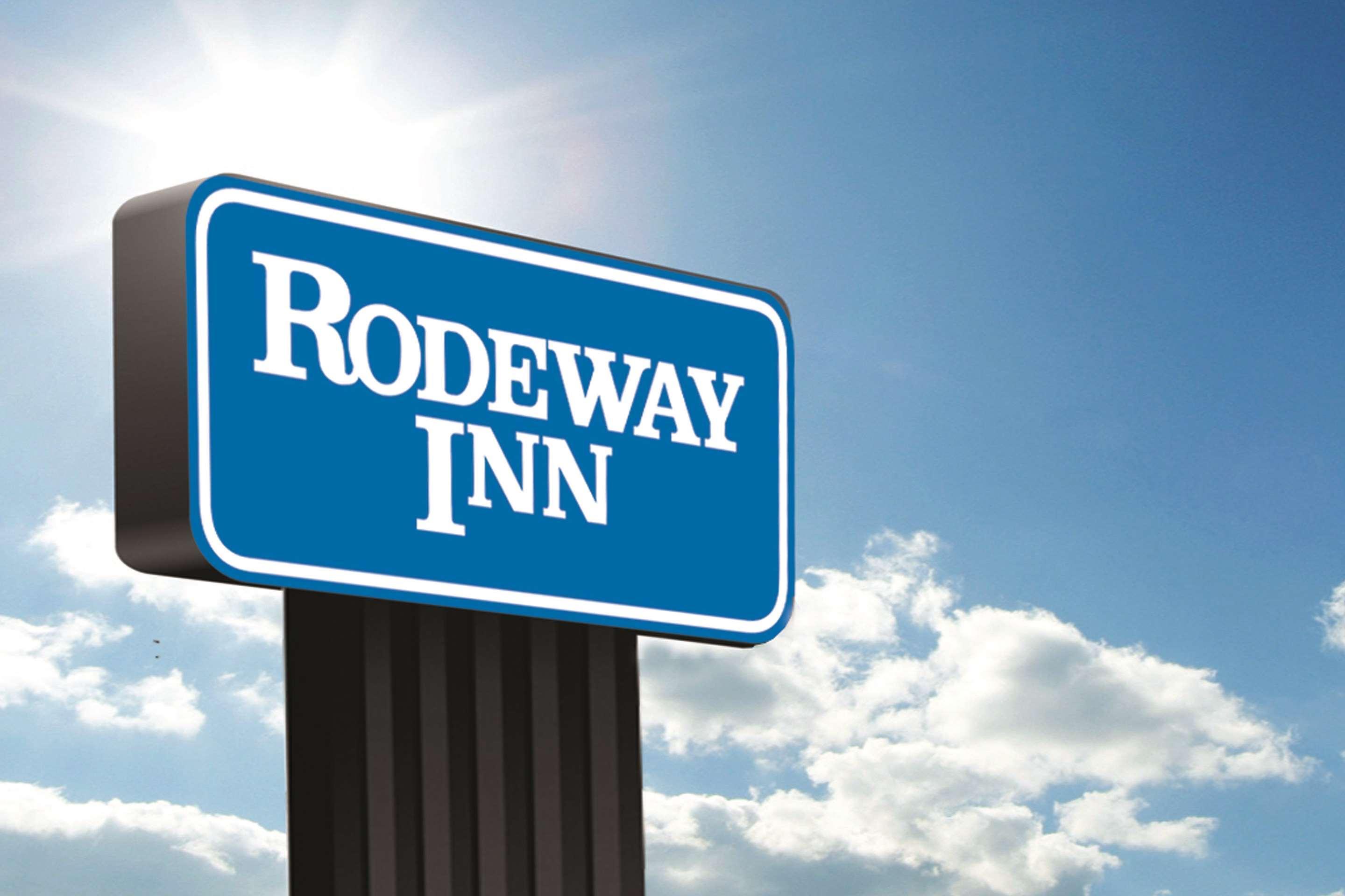 Rodeway Inn Windsor Mill Ngoại thất bức ảnh