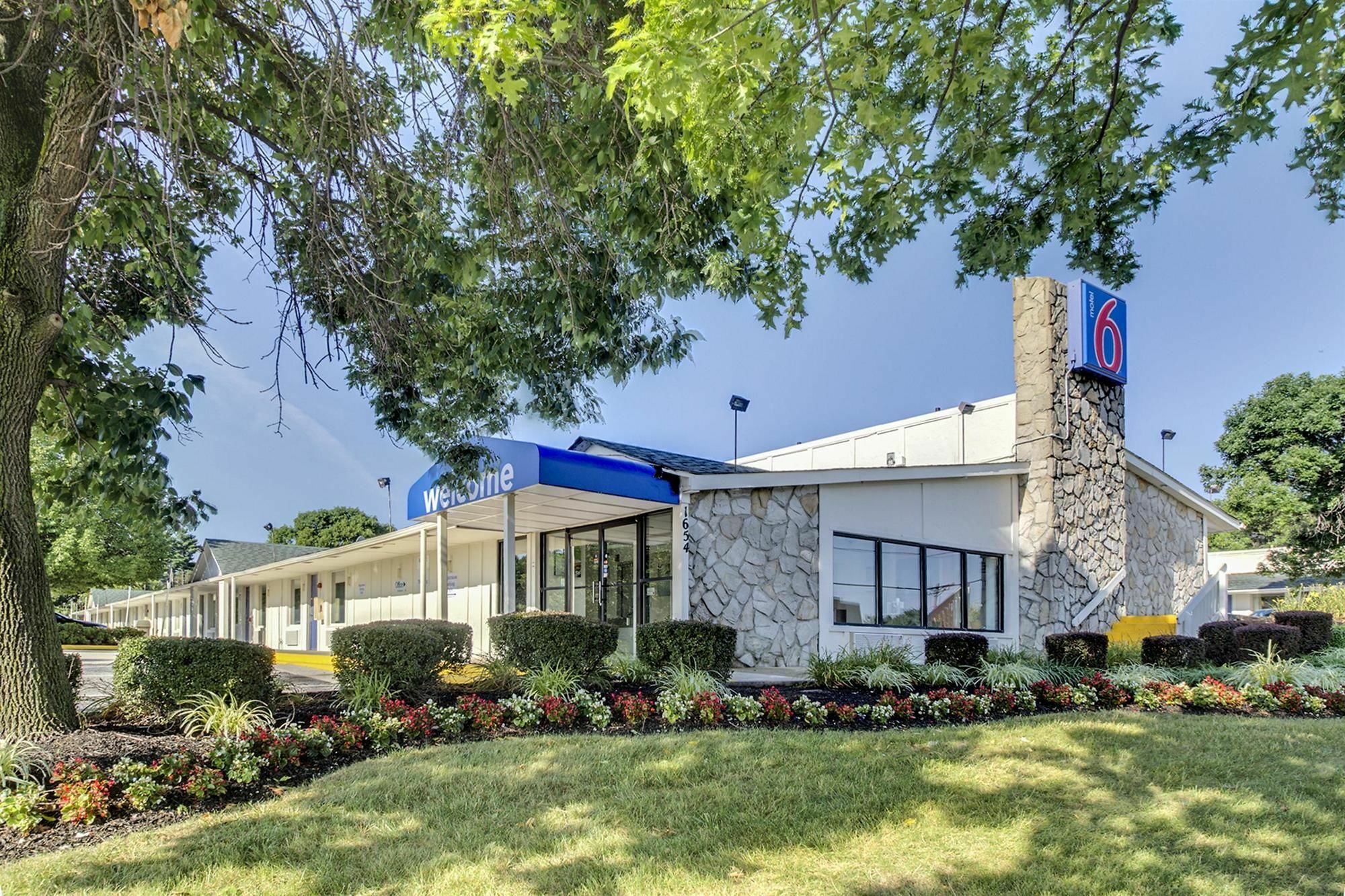 Rodeway Inn Windsor Mill Ngoại thất bức ảnh